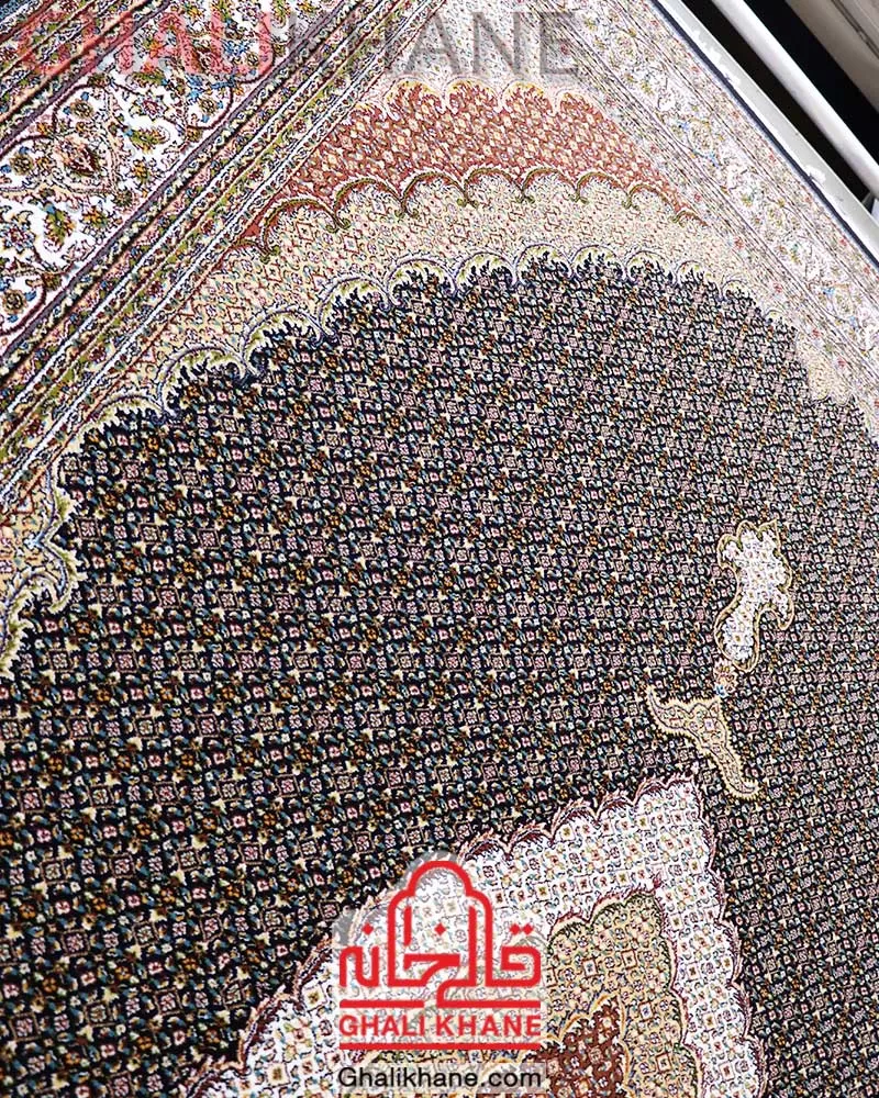 فرش نگین مشهد طرح ریز ماهی 700 شانه کد 2609 سرمه ای