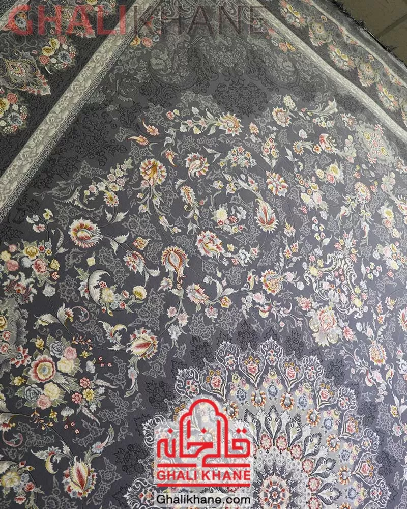 فرش تهران طرح آراگل طوسی ترنج دار