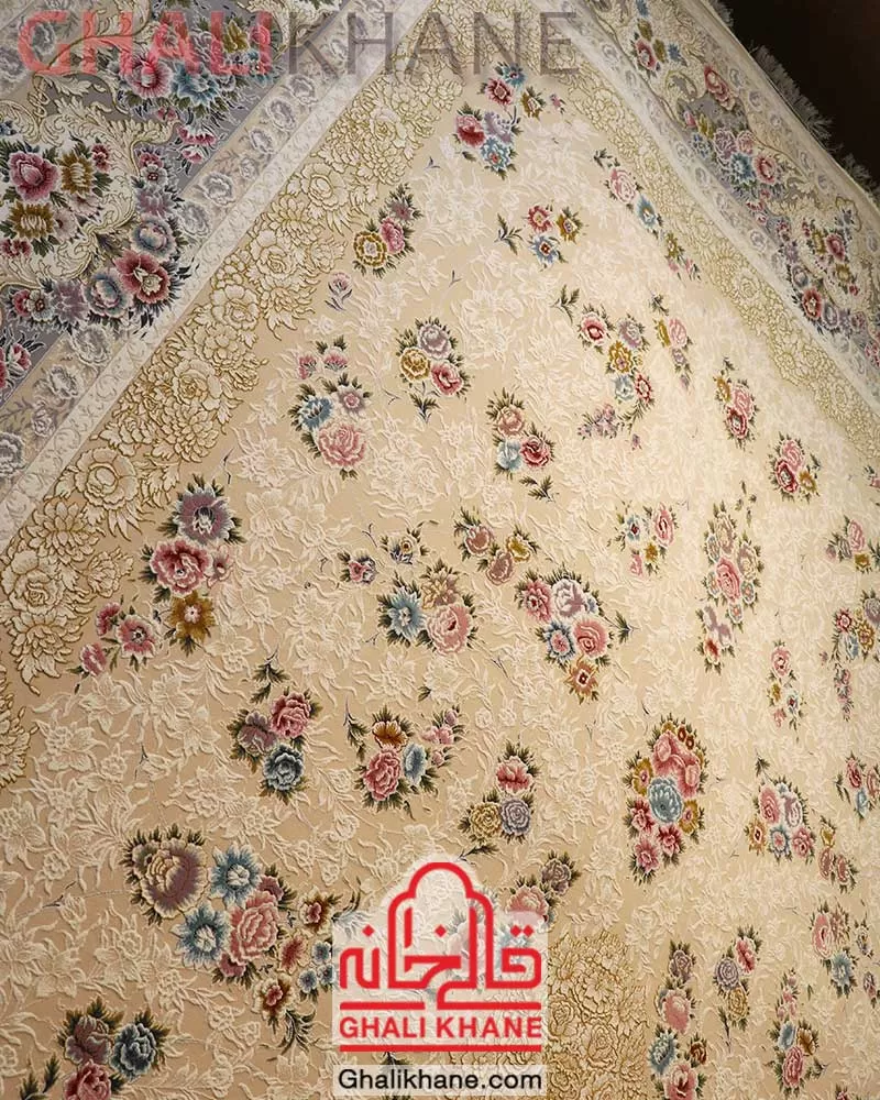 فرش ایده آل کاشان طرح ارغوان کرم
