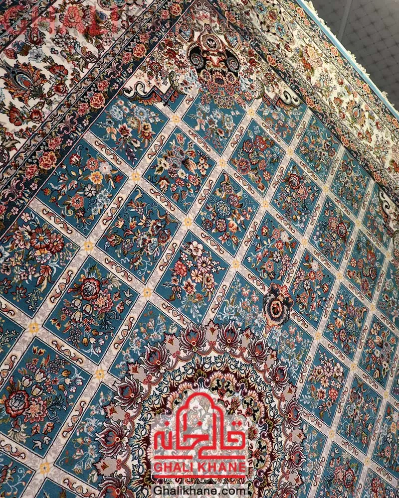 فرش نگین مشهد طرح خشتی 700 شانه آبی کد 2601