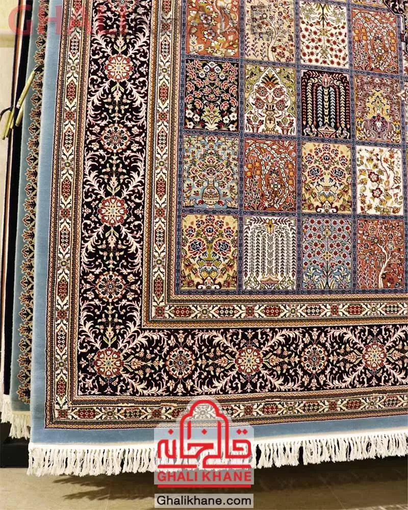 فرش ماشینی زمرد مشهد طرح خشتی 700 شانه کد 25017 آبی