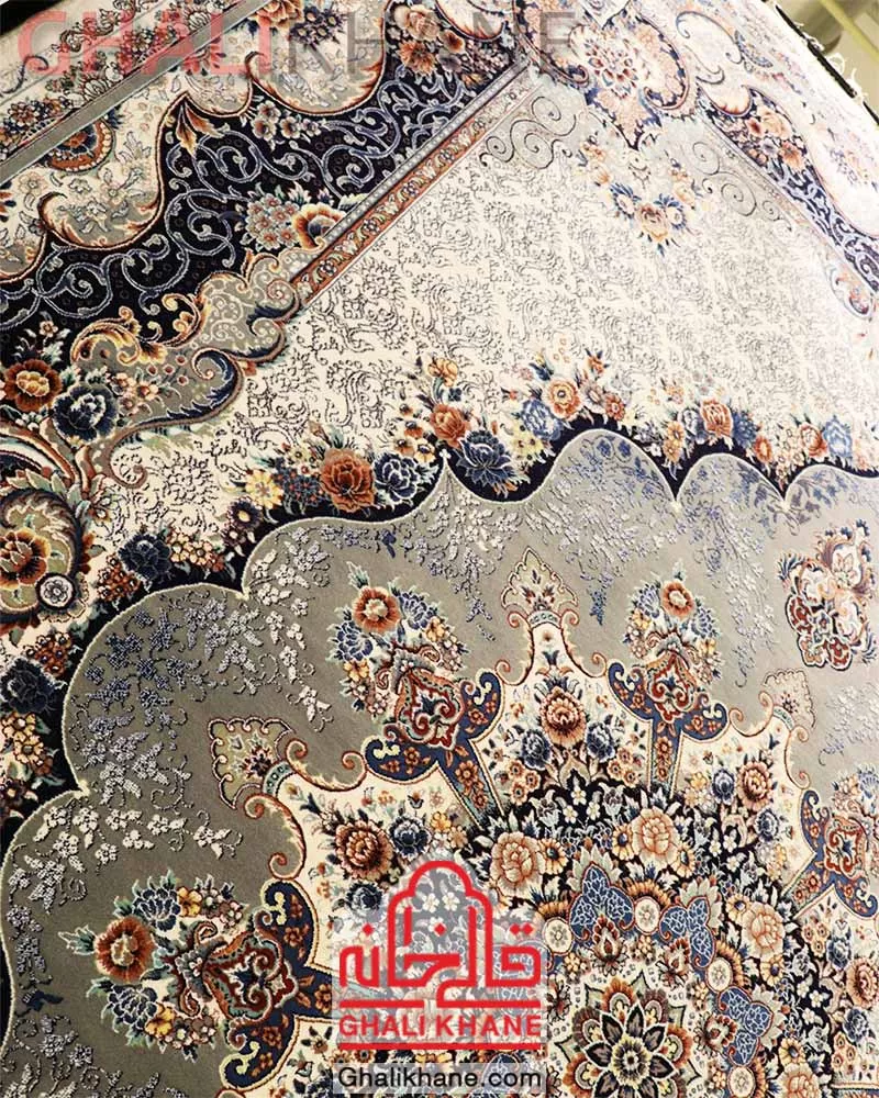 فرش زمرد مشهد 700 شانه کد 25038 طرح نیلا کرم