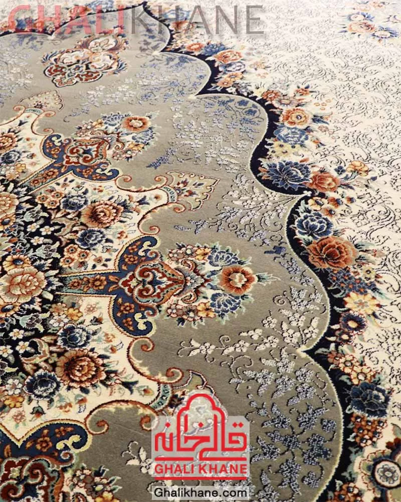 فرش زمرد مشهد 700 شانه کد 25038 طرح نیلا کرم