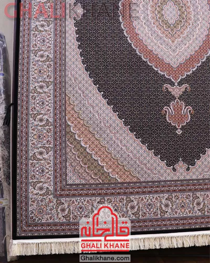 فرش مشهد طرح ریزماهی سرمه ای کد 802115