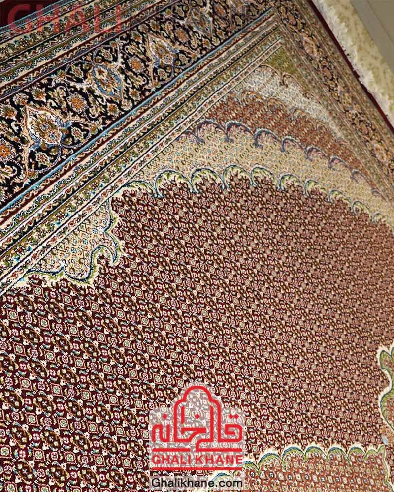 فرش طرح ریز ماهی لاکی 700 شانه