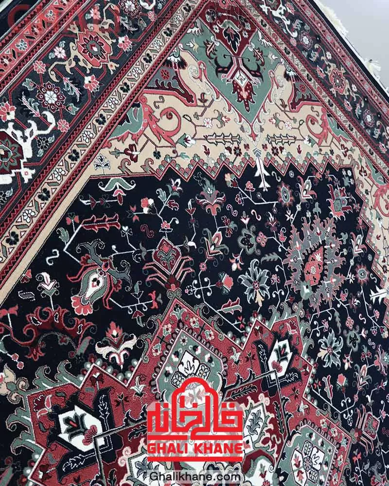 فرش سهند کلکسیون بهارستان طرح هریس کد SBL سرمه‌ای