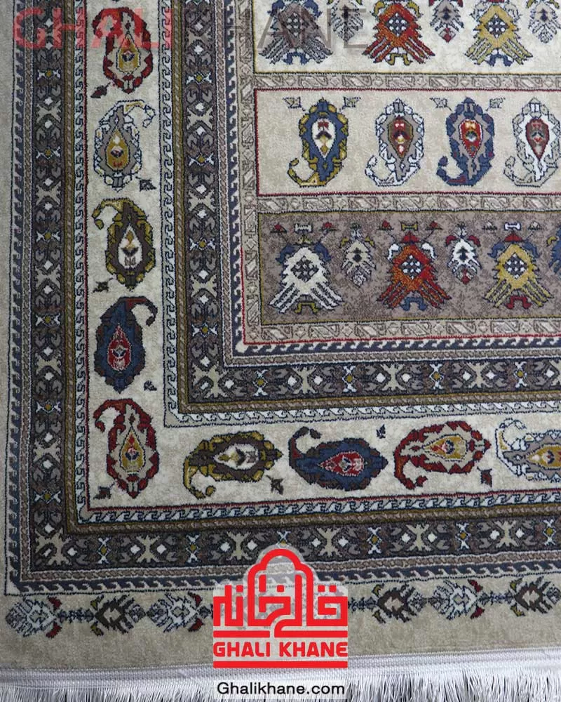 فرش هیوا 700 شانه طرح طره موکا