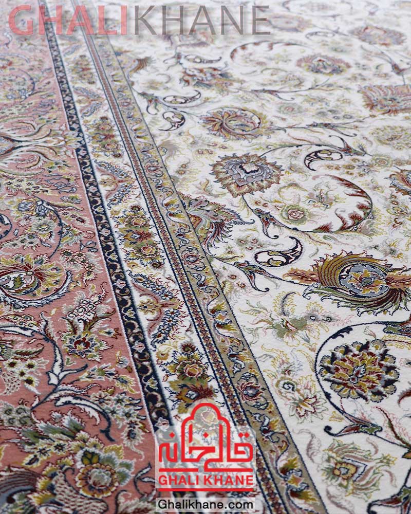 فرش زمرد مشهد کد 45000 کرم حاشیه صورتی